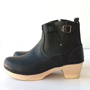 No 6 leather buckled ankle boots sz 39